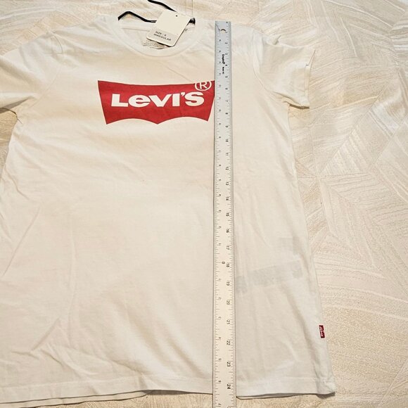 !!!NWT!!! Men’s 100% Cotton White Levi T-Shirt Irregular, Small - Picture 6 of 7
